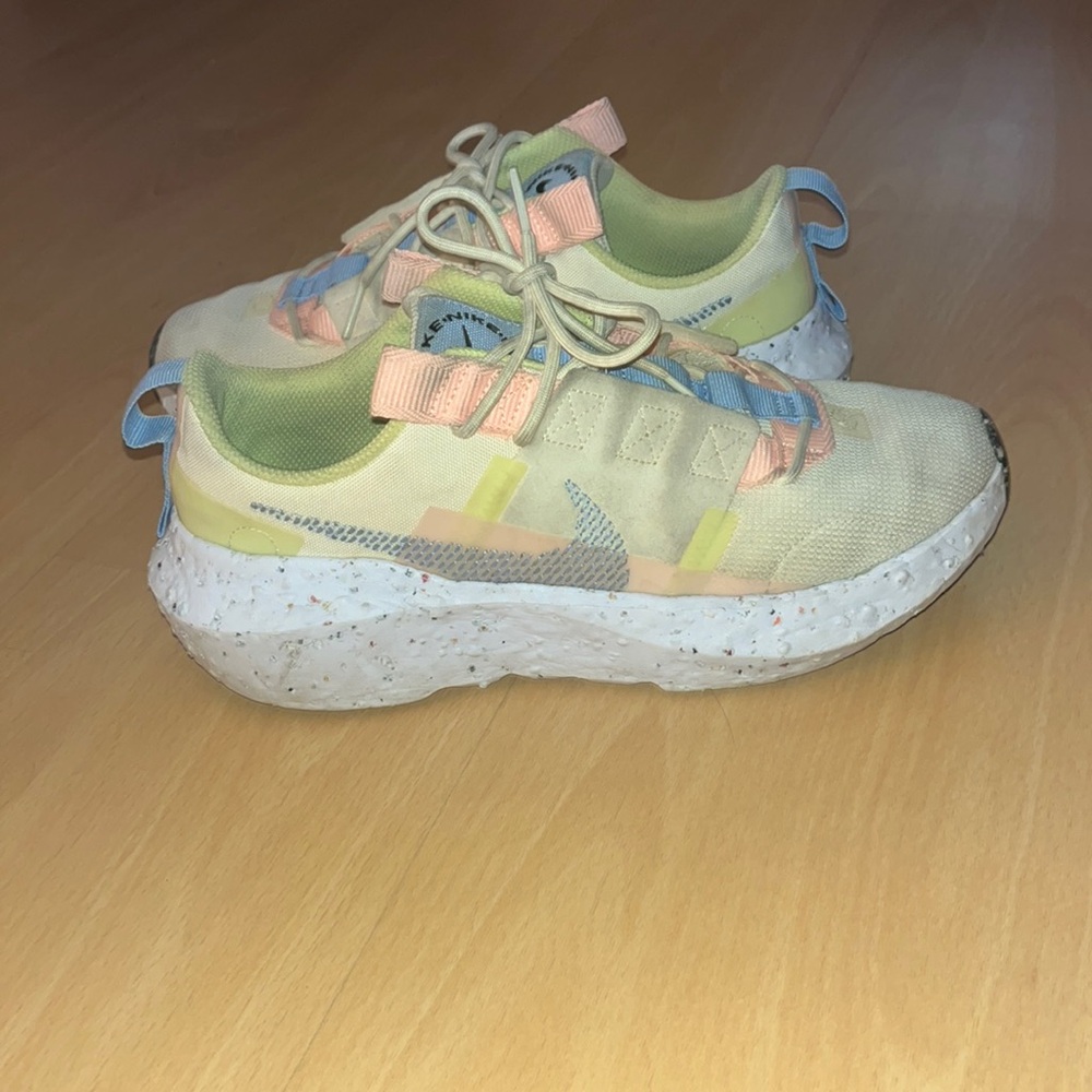 Women’s Nike shoes